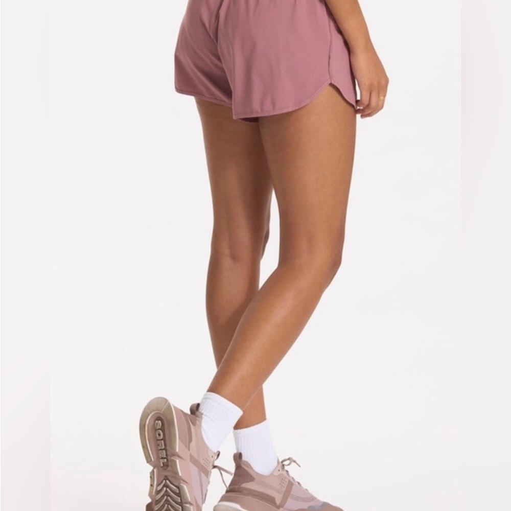Vuori Clementine 4" Short 2.0 Mauve Pink Women’s Size small Athletic Lined - Picture 2 of 11
